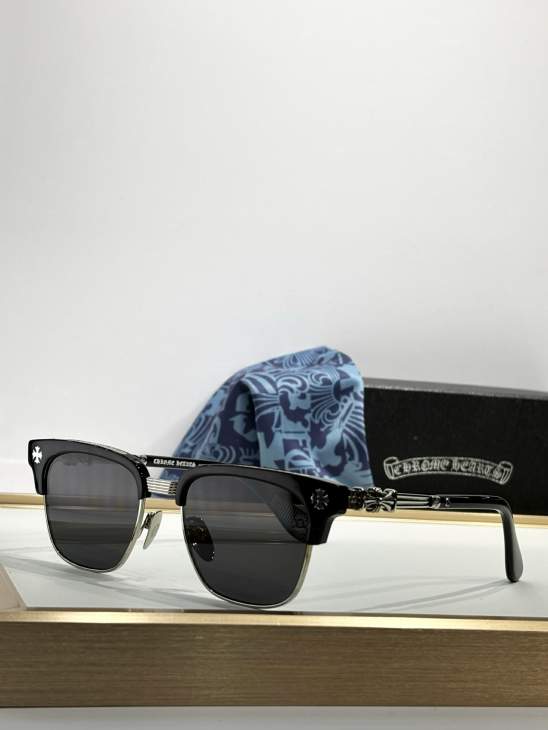 Picture of Chrome Hearts Sunglasses _SKUfw75327077fw